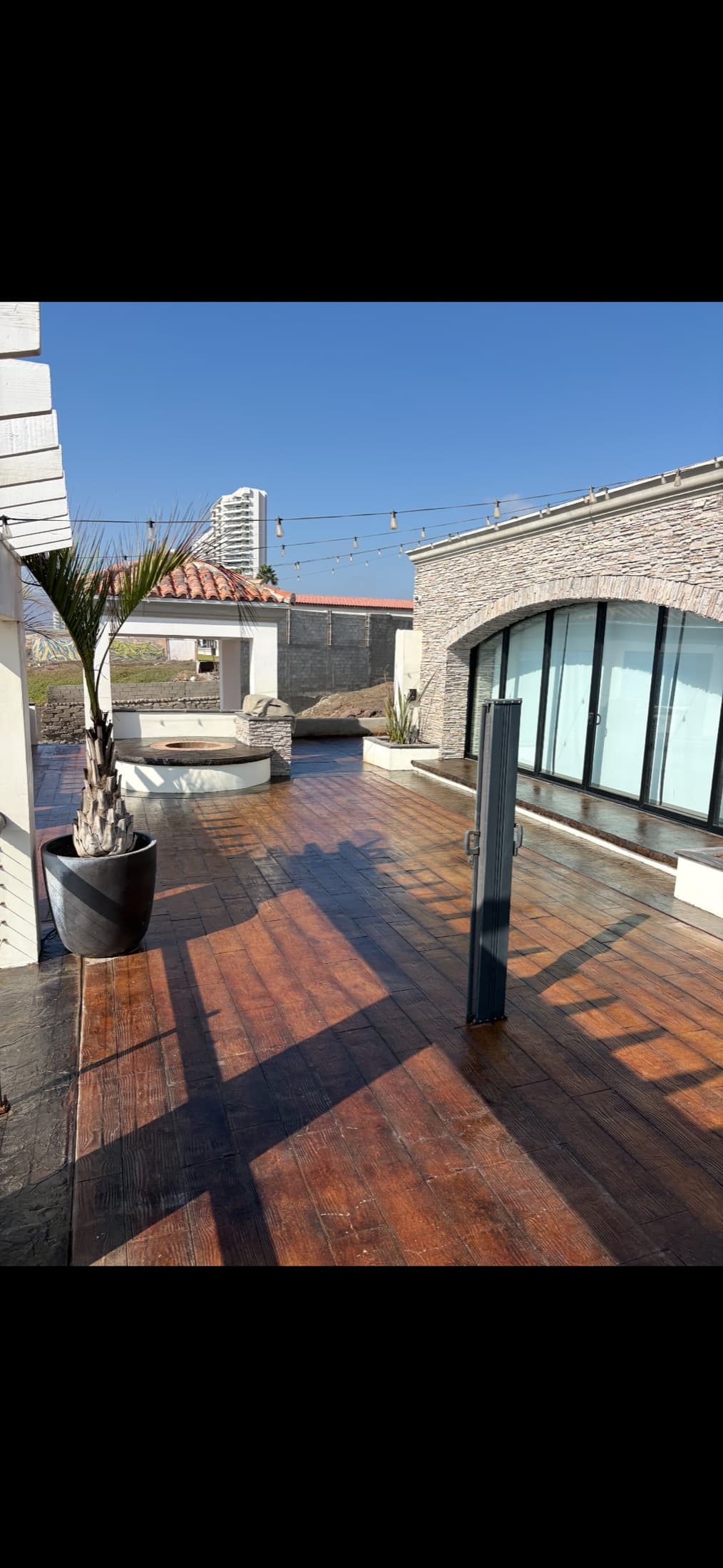 Expansive wood deck overlooking the Pacific